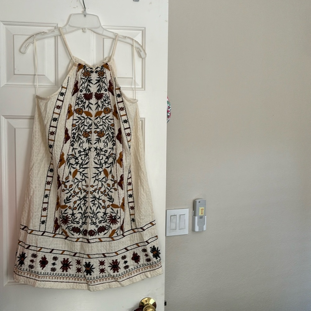 Cute summer dress with amazing embroidery 💃! Purchase 3 items and receive 15%💃